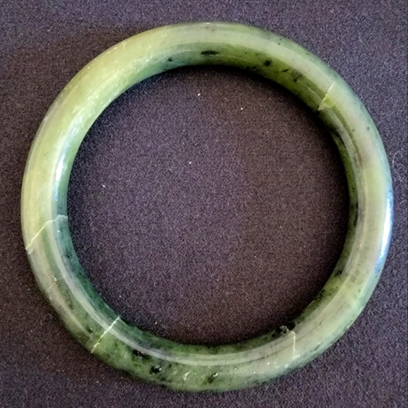 Vintage Jade Bangle - Picture 1 of 3